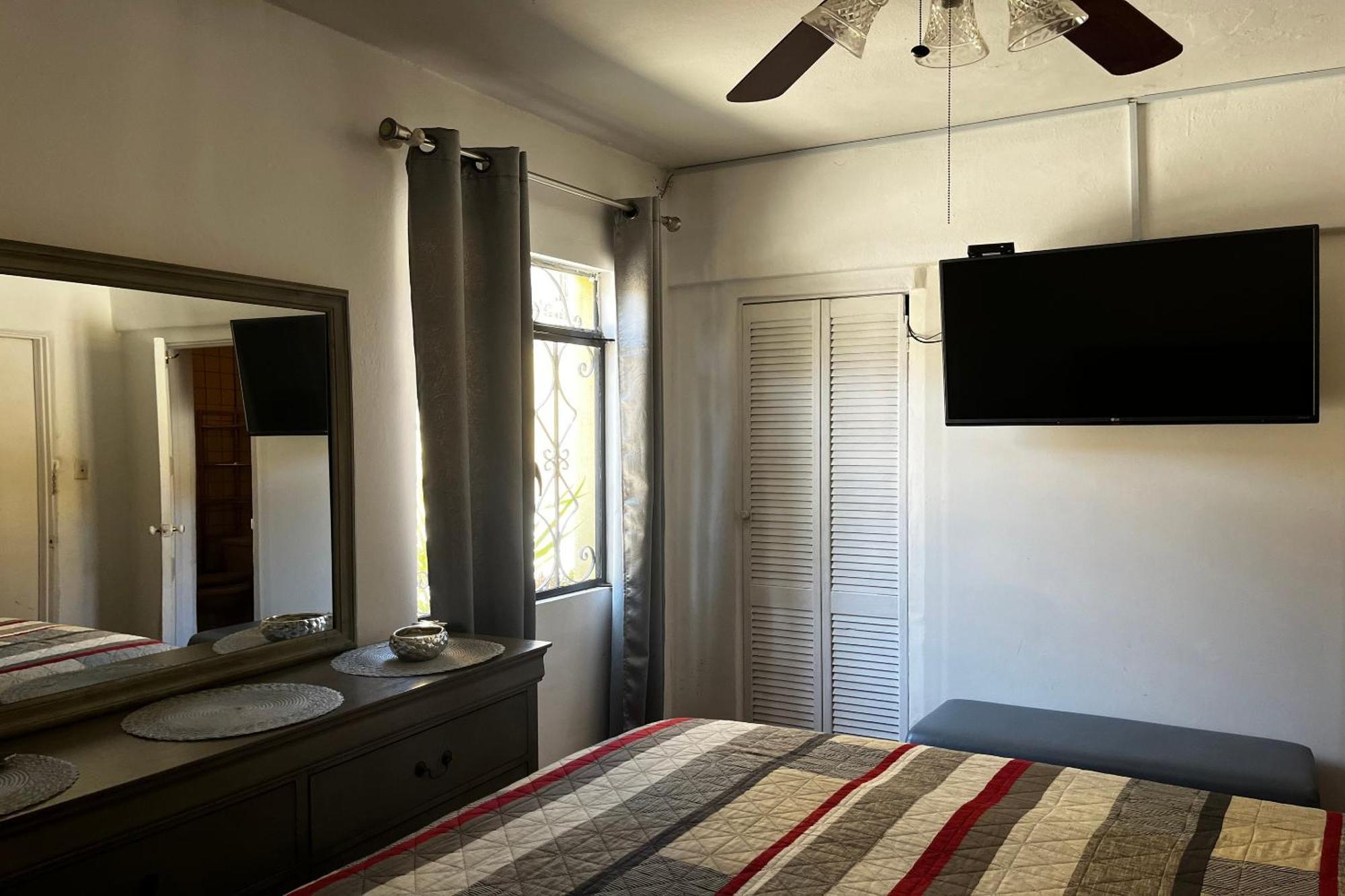Oyo Hotel Linda Tijuana Luaran gambar