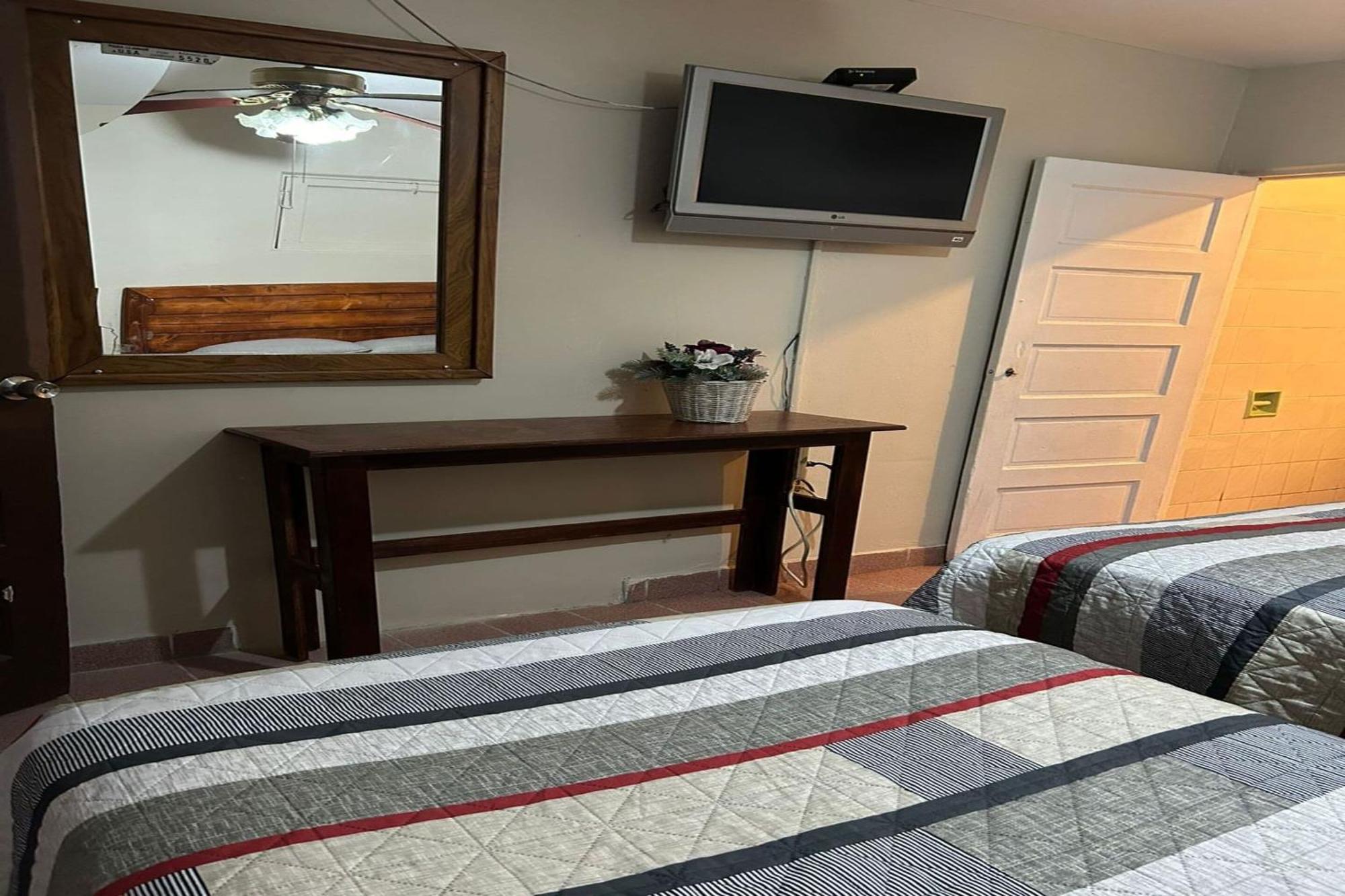 Oyo Hotel Linda Tijuana Luaran gambar
